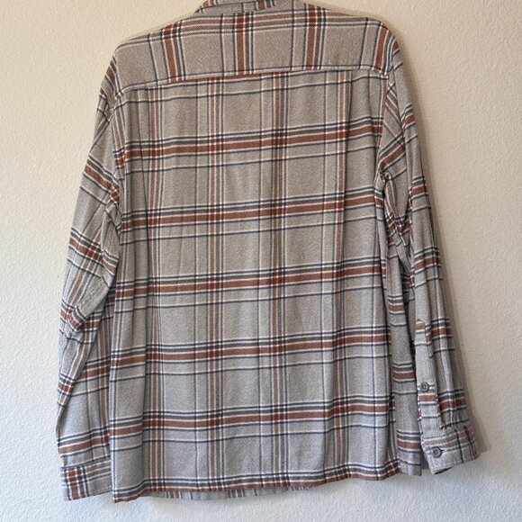 Patagonia Men's Long-Sleeved Midweight Fjord Flannel Shirt - Picture 6 of 6